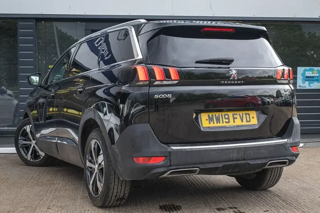 Used Peugeot 5008 GT-line 130 HP (95 kW) 2019 Black SUV