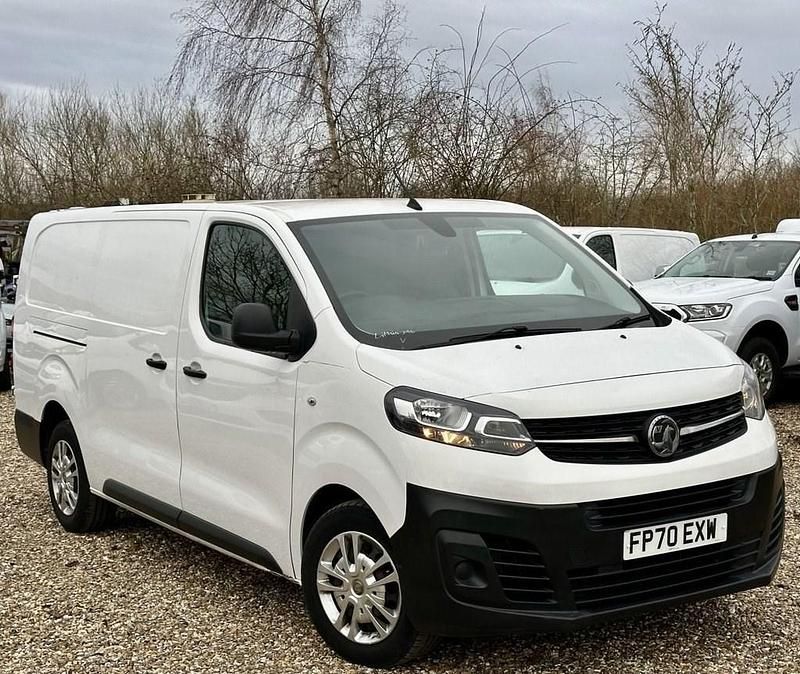 Second-hand Vauxhall Vivaro S 120 CP (88 kW) 2020 Alb Monovolum