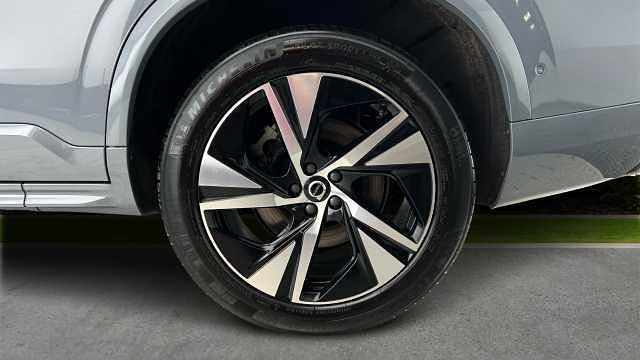Begagnad Volvo XC90 Plus 235 HK (172 kW) 2023 SUV