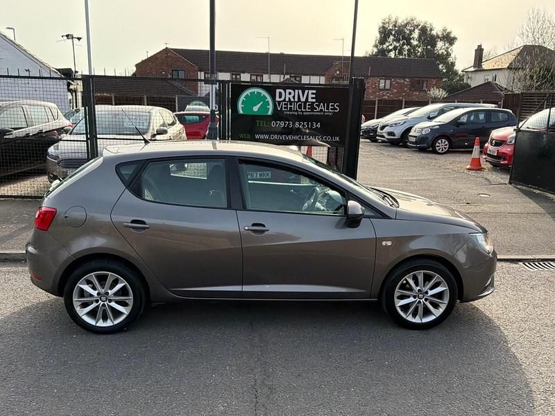 Begagnad Seat Ibiza 2015 Grå Halvkombi