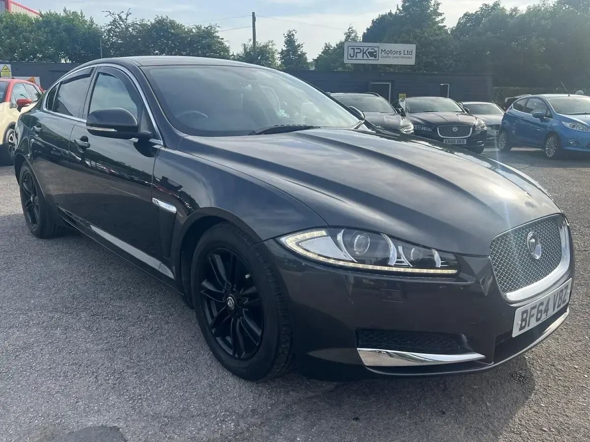 Used Jaguar XF Luxury 200 HP (147 kW) 2014 Grey Sedan