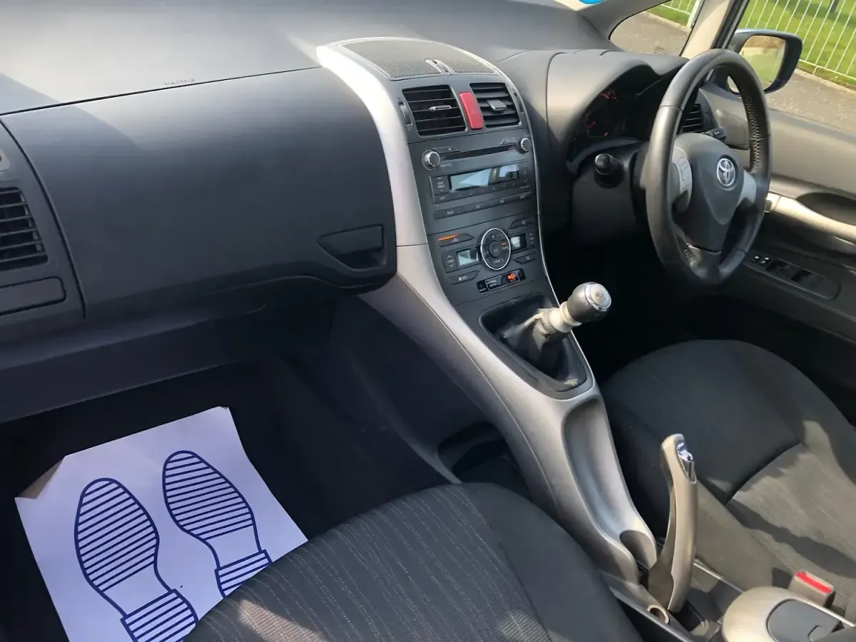 Used Toyota Auris 101 HP (74 kW) 2009 Blue Hatchback
