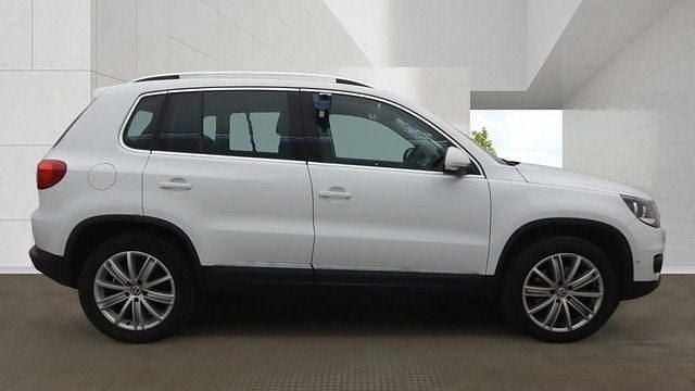 Usado VW Tiguan Edition 150 HP (110 kW) 2016 Branco SUV