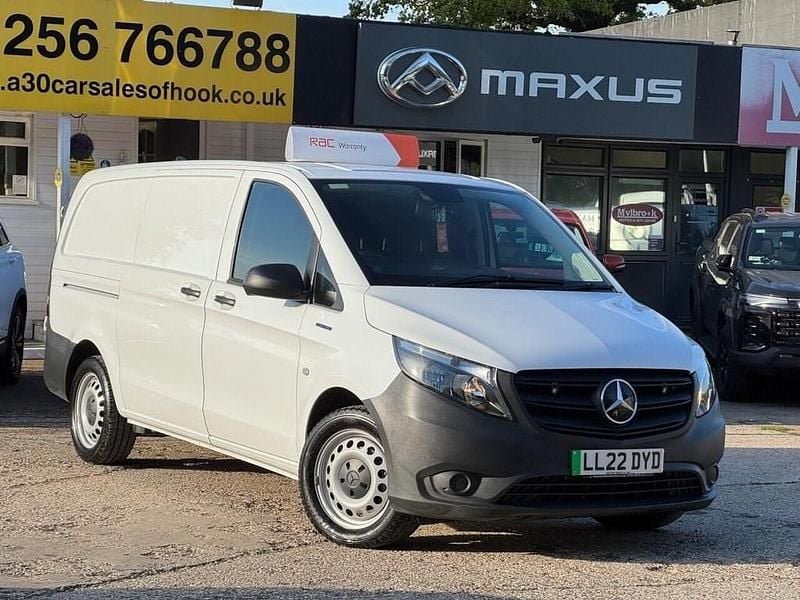 White Used 2022 Mercedes e-Vito Progressive MPV | £11,498 (Fair price) - Image 1/2