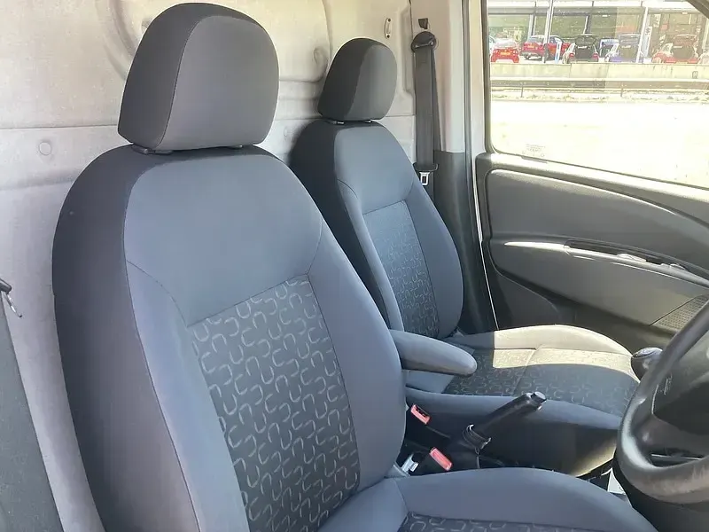 Used Fiat Doblò 105 HP (77 kW) 2014 White MPV