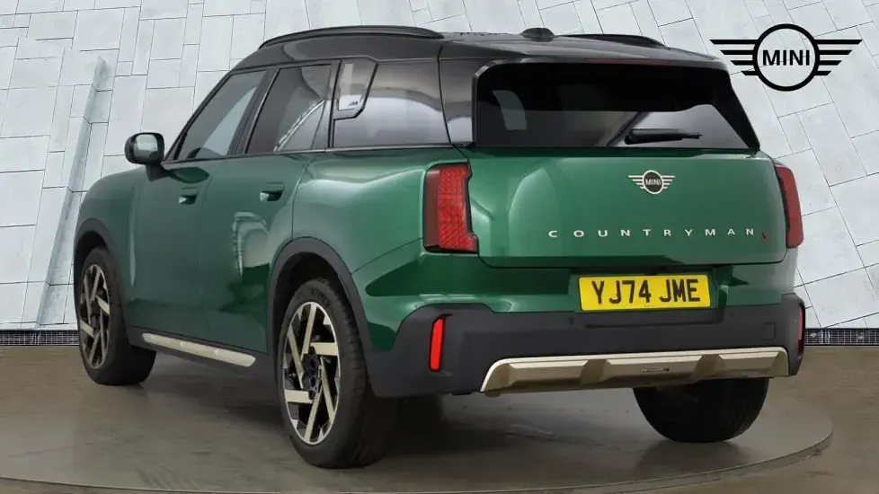 Used Mini Countryman 215 HP (158 kW) 2025 Green SUV