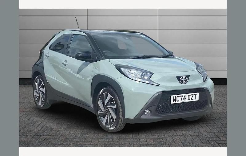 Green Used 2025 Toyota Aygo Hatchback | £15,295 (Fair price) - Image 1/3