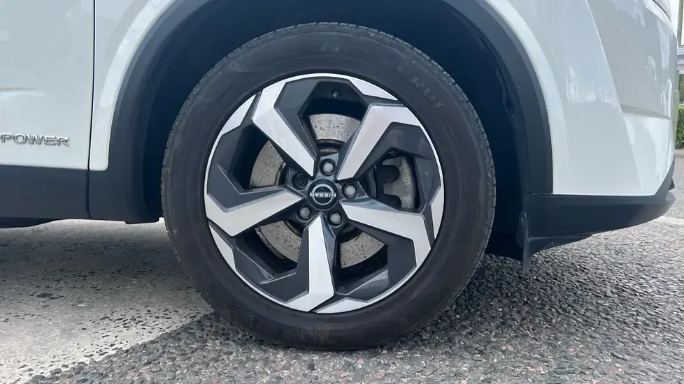 Used Nissan Qashqai N-Connecta 190 HP (139 kW) 2022 White SUV
