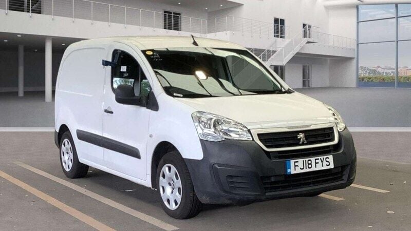 White Used 2018 Peugeot Partner MPV | £6,690 (Good price) - Image 1/4