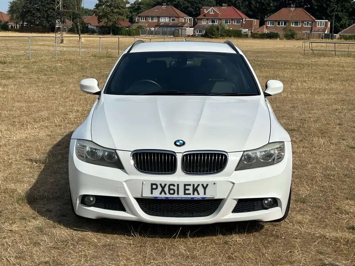 Used BMW 320 Sport Line 2011 White Estate