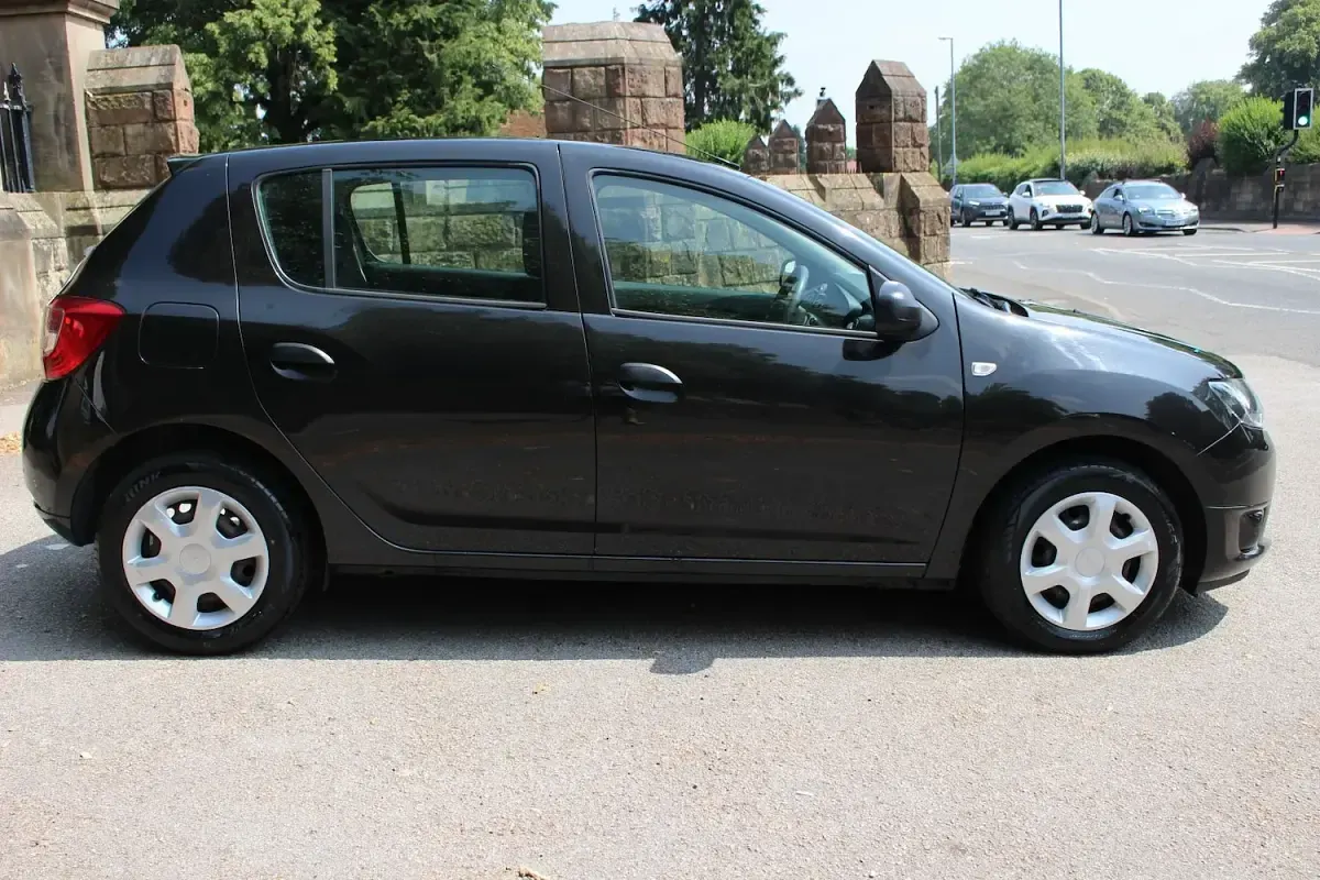 Used Dacia Sandero Ambiance 90 HP (66 kW) 2015 Black Hatchback