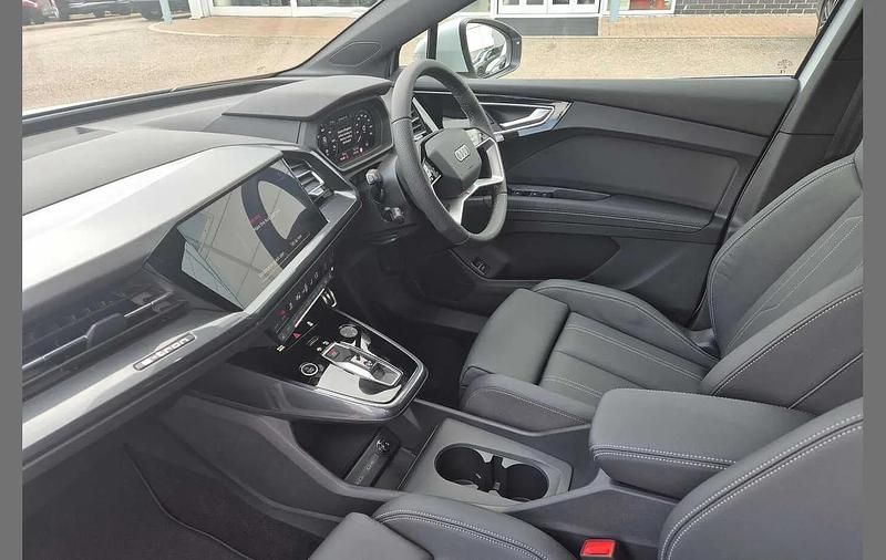 Used Audi Q4 e-tron S-Line 210 kW (286 HP) 2025 White SUV