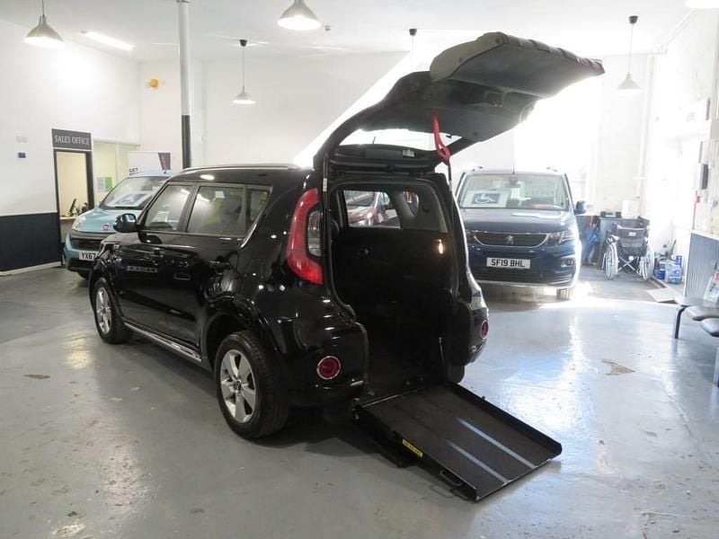 Black Used 2018 Kia Soul SUV | £19,999 - Image 1/4