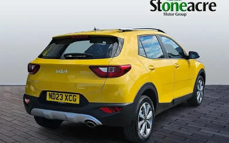 Used Kia Stonic 101 HP (74 kW) 2023 Yellow SUV