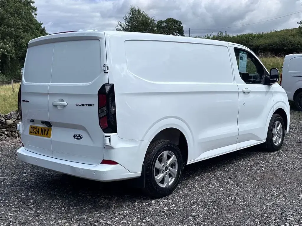 Used Ford Transit Custom Limited 136 HP (100 kW) 2024 White Van