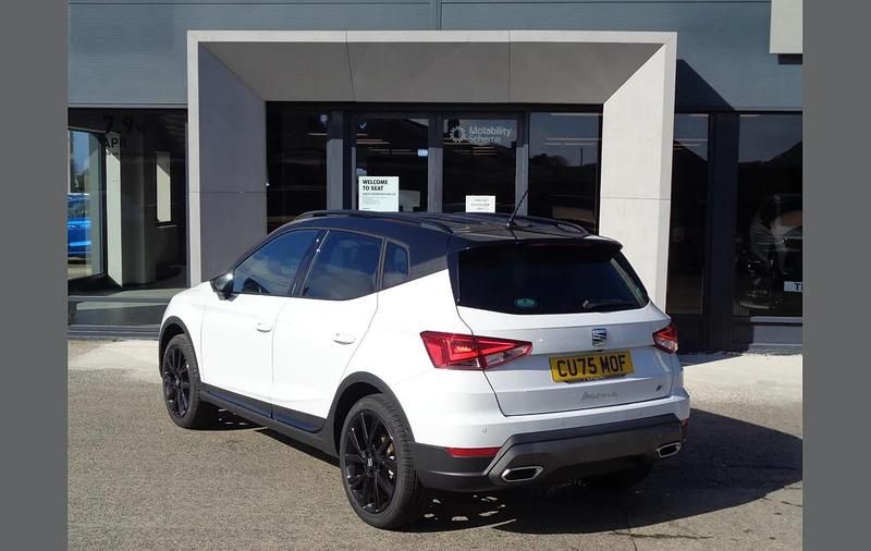 New Seat Arona Black Edition 113 HP (83 kW) 2026 White SUV