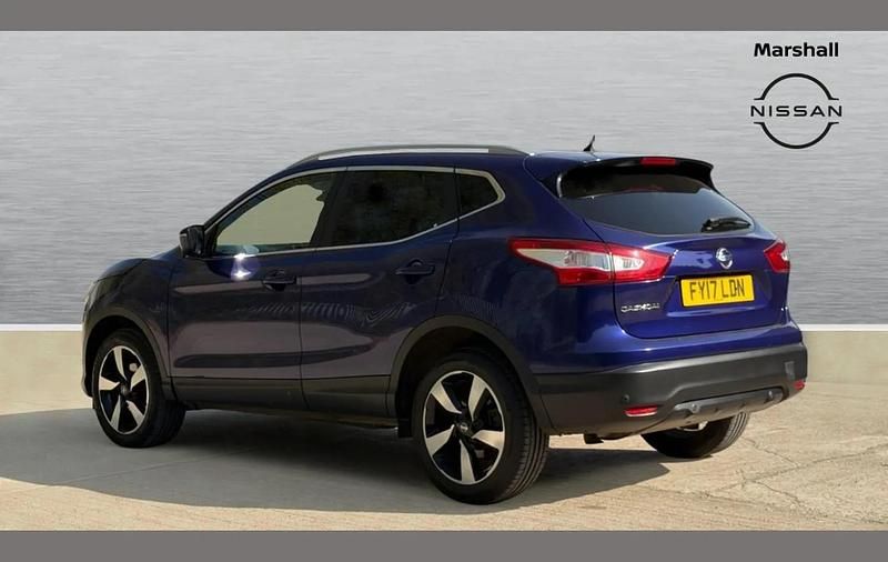 Used Nissan Qashqai N-Vision 115 HP (84 kW) 2017 Blue SUV
