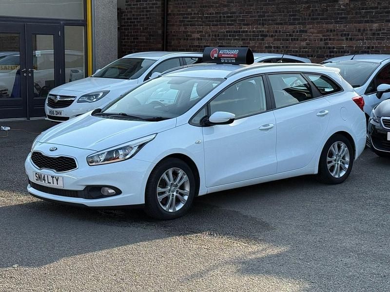 White Used 2014 Kia Ceed Estate | £2,995 (A bit pricey) - Image 1/4