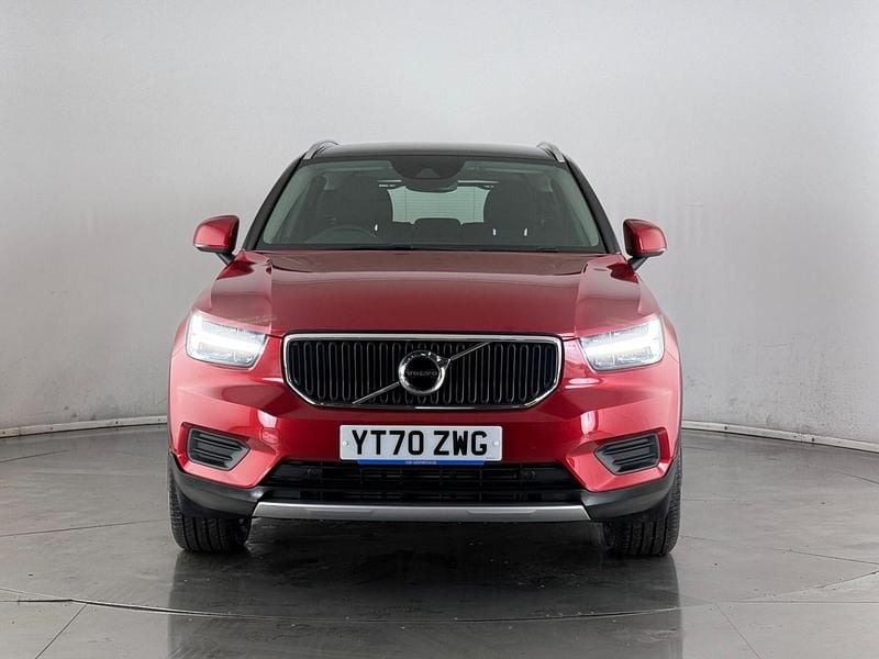 Used Volvo XC40 Momentum 163 HP (119 kW) 2020 Red SUV