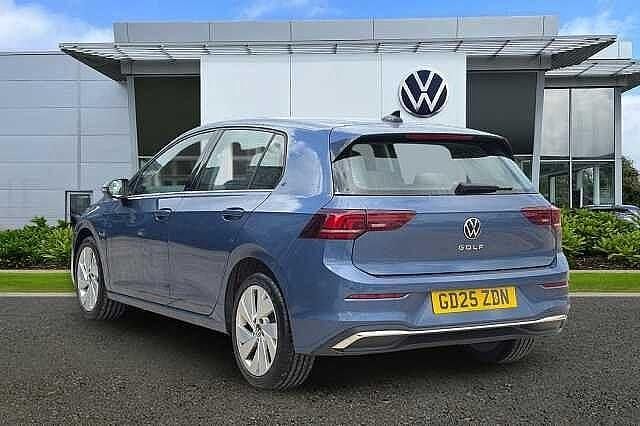 Used VW Golf VIII Style 150 HP (110 kW) 2025 Blue Hatchback