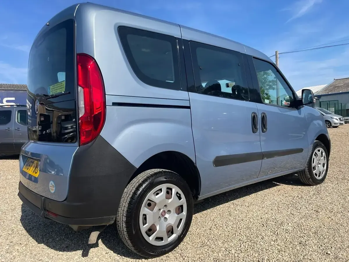 Used Fiat Doblò Pop 2017 Blue MPV