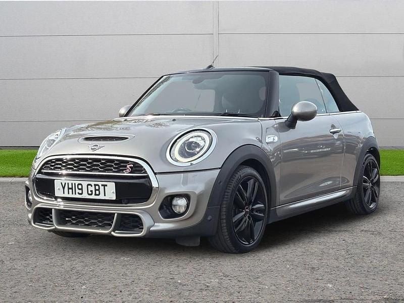 Begagnad Mini Cooper S Cabriolet Sport 189 HK (139 kW) 2019 Grå Cab