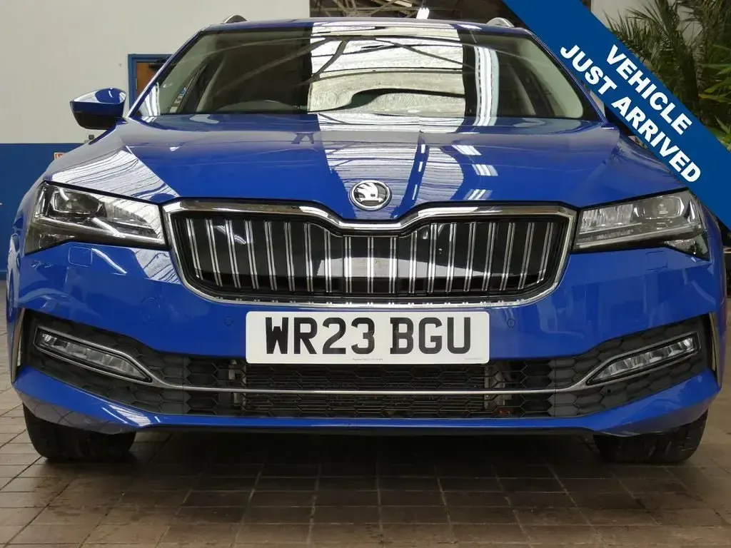 Used Skoda Superb SE L 218 HP (160 kW) 2023 Blue Estate