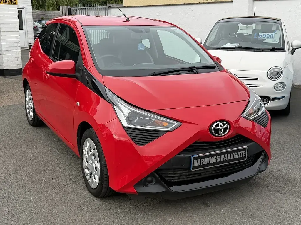 Used Toyota Aygo X-play 72 HP (52 kW) 2020 Hatchback