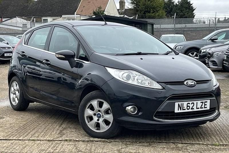 Used Ford Fiesta Zetec 95 HP (69 kW) 2012 Black Hatchback