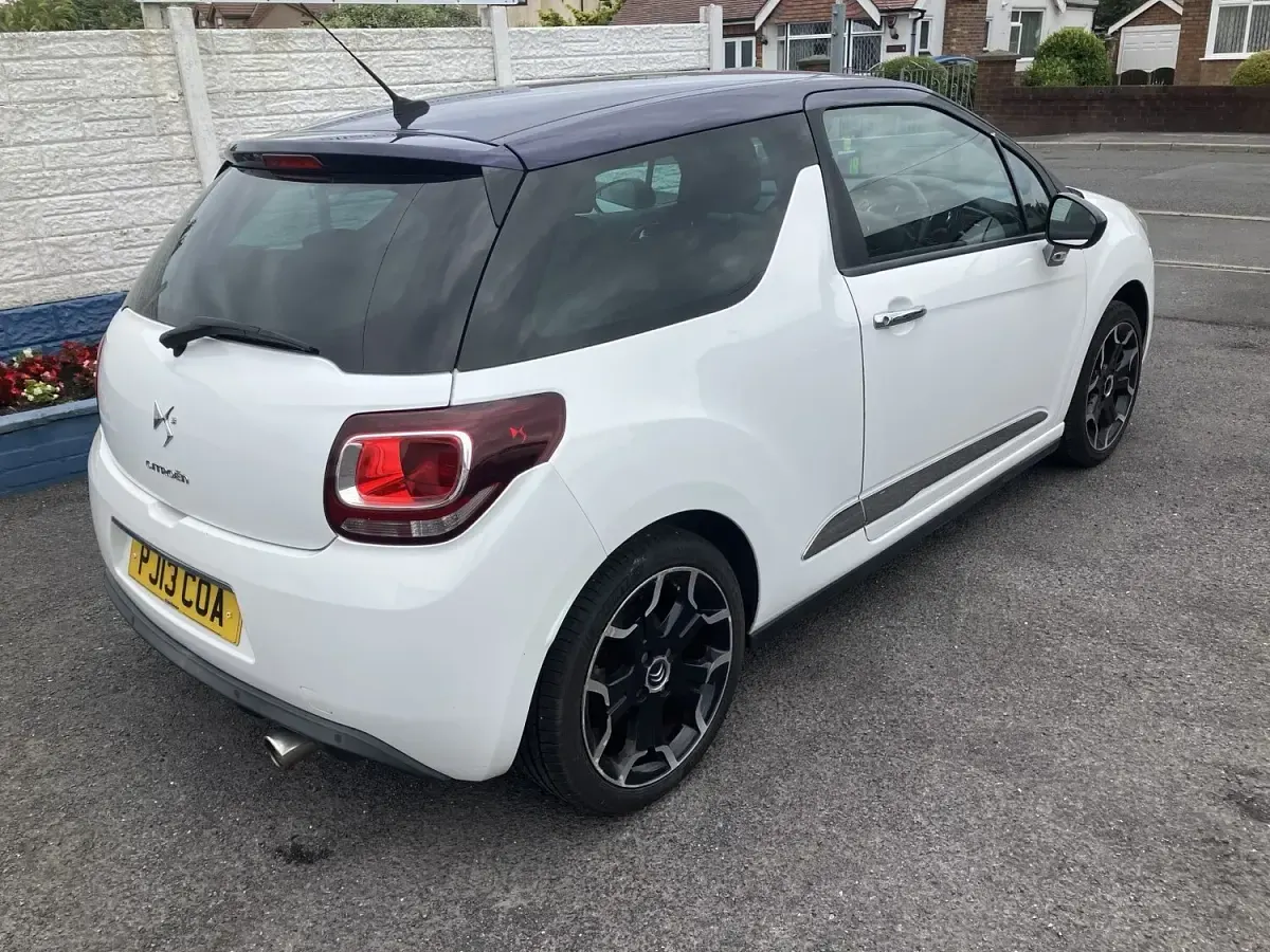 Used Citroën DS3 120 HP (88 kW) 2013 White Hatchback