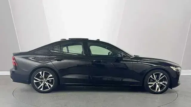 Usado Volvo S60 R-Design 247 CV (181 kW) 2022 Negro Berlina
