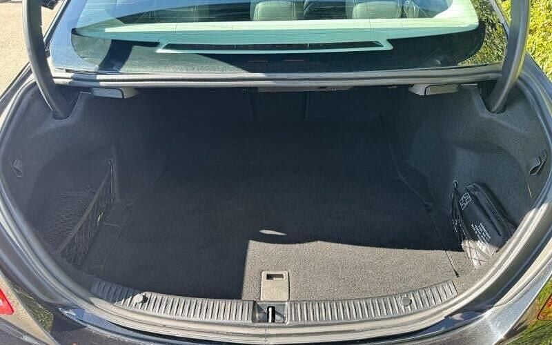 Usado Mercedes C220 Premium Plus 170 HP (125 kW) 2018 Preto Sedan