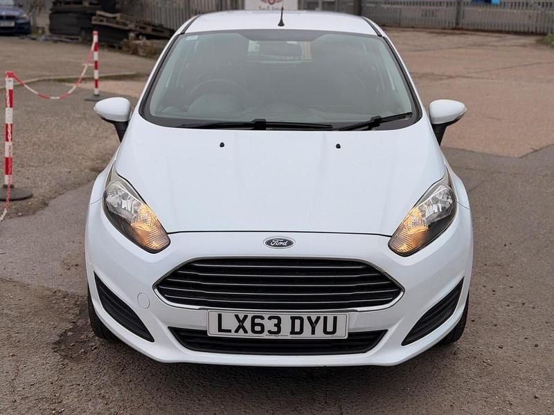 Used Ford Fiesta Style 2013 White Hatchback