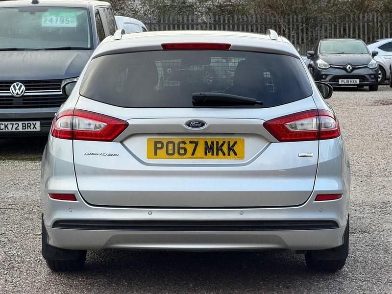 Used Ford Mondeo Zetec 120 HP (88 kW) 2017 Silver Estate