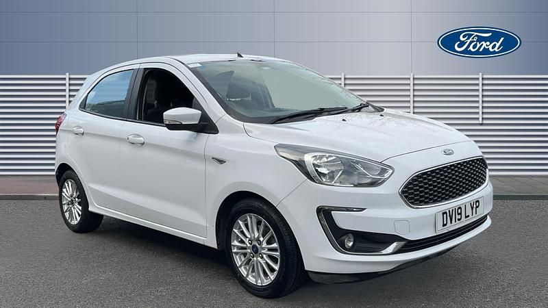 Used Ford Ka Plus Zetec 85 HP (62 kW) 2019 White Hatchback