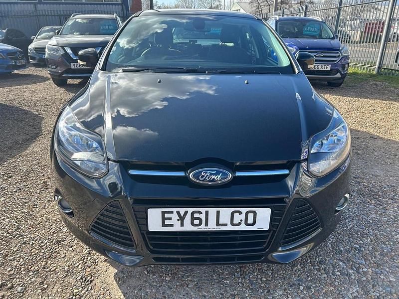 Used Ford Focus Titanium 125 HP (91 kW) 2011 Black Hatchback