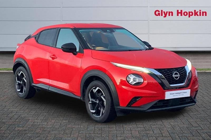 Used Nissan Juke N-Connecta 114 HP (83 kW) 2022 Red SUV