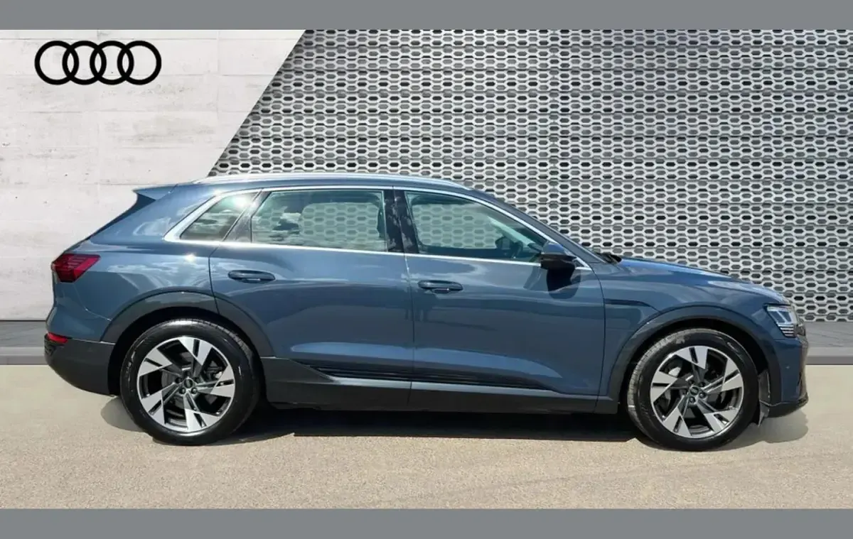 Used Audi Q8 e-tron Sport 250 kW (340 HP) 2023 Blue SUV