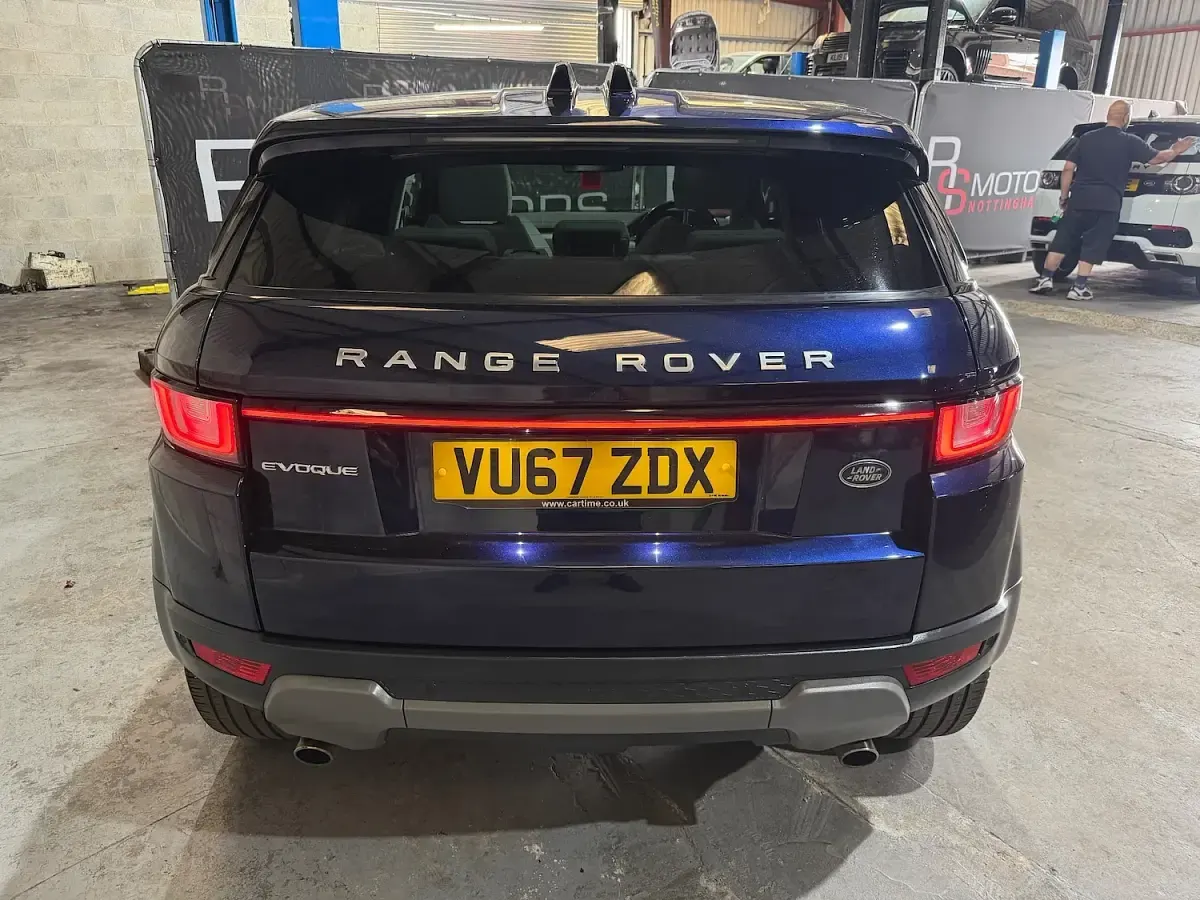 Used Land Rover Range Rover evoque SE 180 HP (132 kW) 2017 Blue SUV