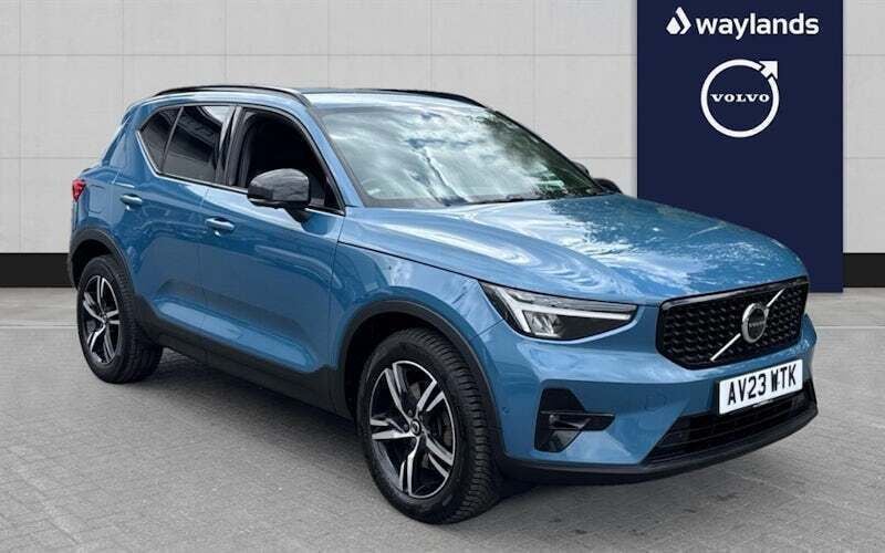 Used 2026 Volvo XC40 Plus SUV | £26,340 (Good price) - Image 1/4