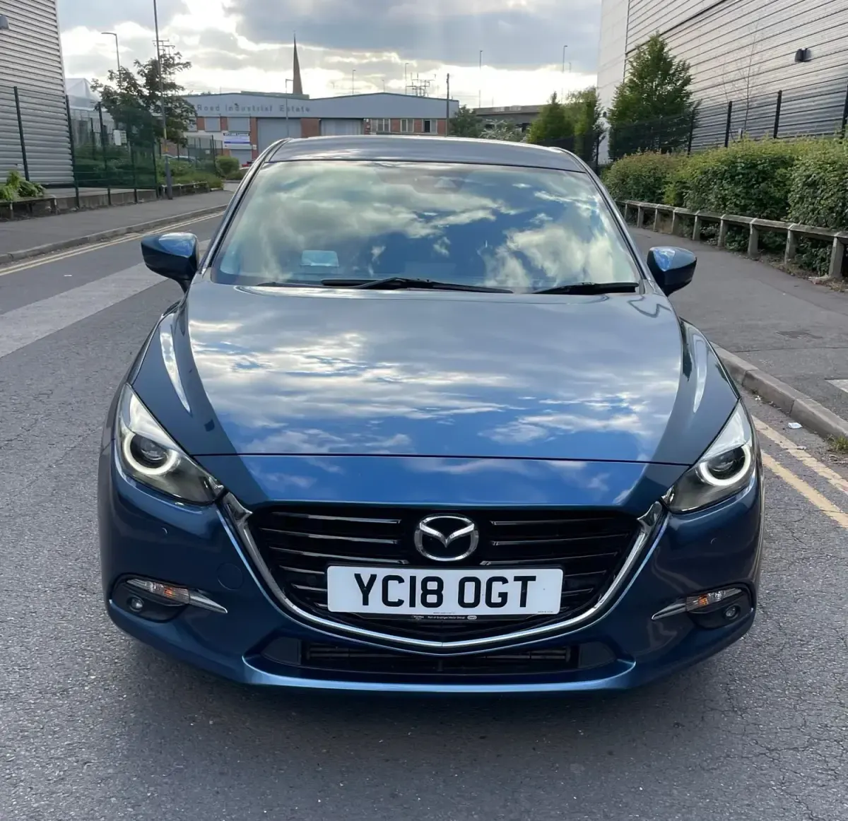 Usado Mazda 3 Inclusive 150 HP (110 kW) 2018 Azul Citadino