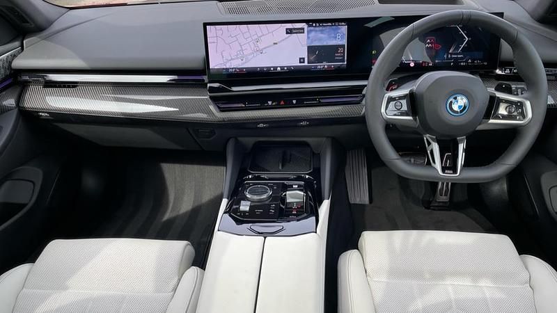 Used BMW 530e M Sport 295 HP (216 kW) 2024 Red Estate