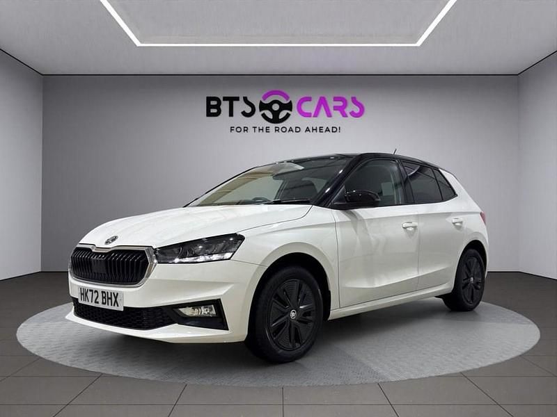 Used Skoda Fabia Colour Edition 110 HP (80 kW) 2022 White Hatchback