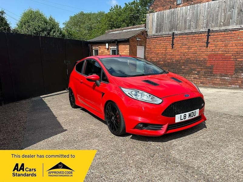 Red Used 2014 Ford Fiesta ST Hatchback | £5,990 (Fair price) - Image 1/4
