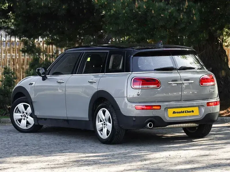 Używany Mini Cooper Clubman Classic 134 KM (98 kW) 2022 Szary Kombi