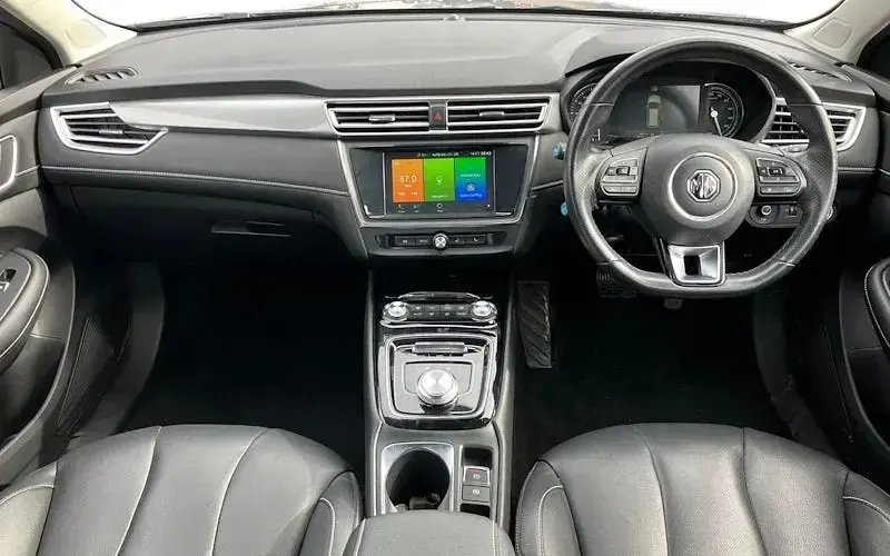 Used MG MG5 EV Exclusive 114 kW (156 HP) 2022 Silver Estate