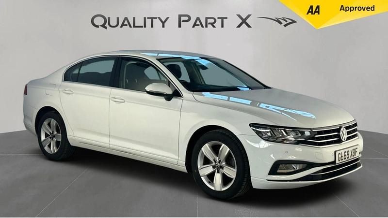 White Used 2019 VW Passat SE Sedan | £10,500 (Good price) - Image 1/4