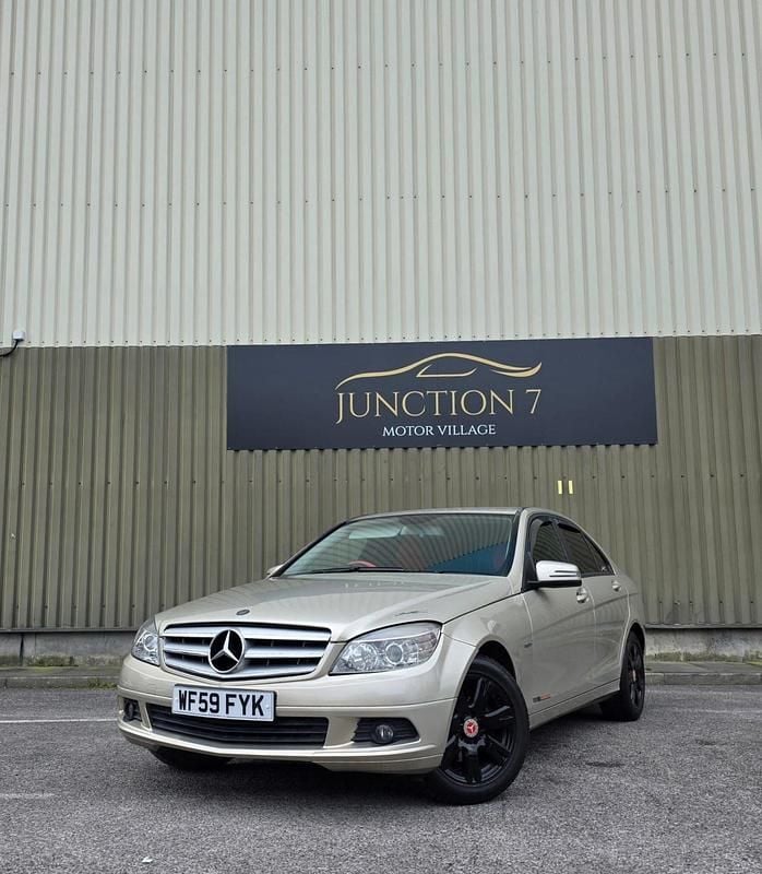 Used Mercedes C180 Executive 156 HP (114 kW) 2009 Beige Sedan