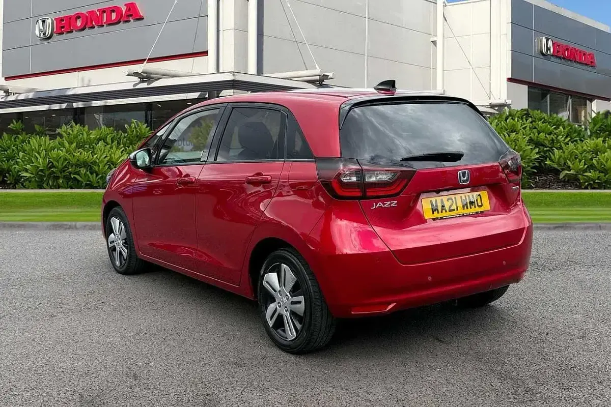 Used Honda Jazz Hybrid 109 HP (80 kW) 2021 Premium crystal red Hatchback