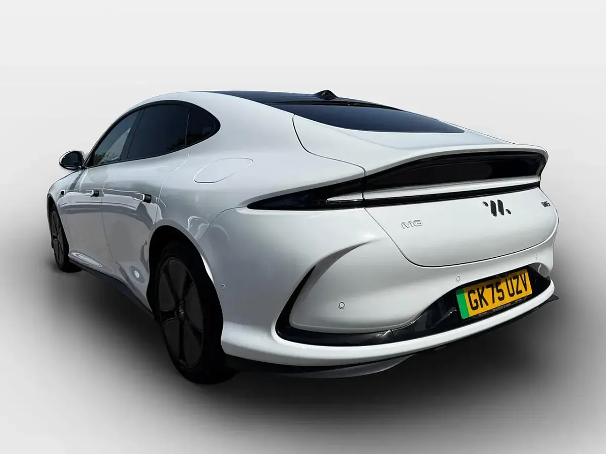 Used MG IM5 216 kW (295 HP) 2025 White Hatchback